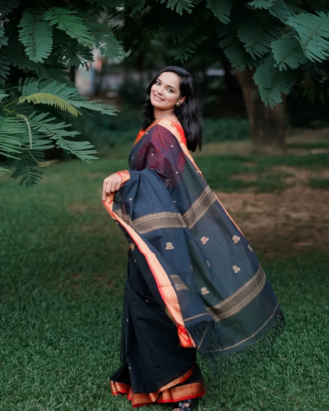 অরিজিনাল টাঙ্গাইল প্রিমিয়াম হ্যান্ডলুম কটন শাড়ি