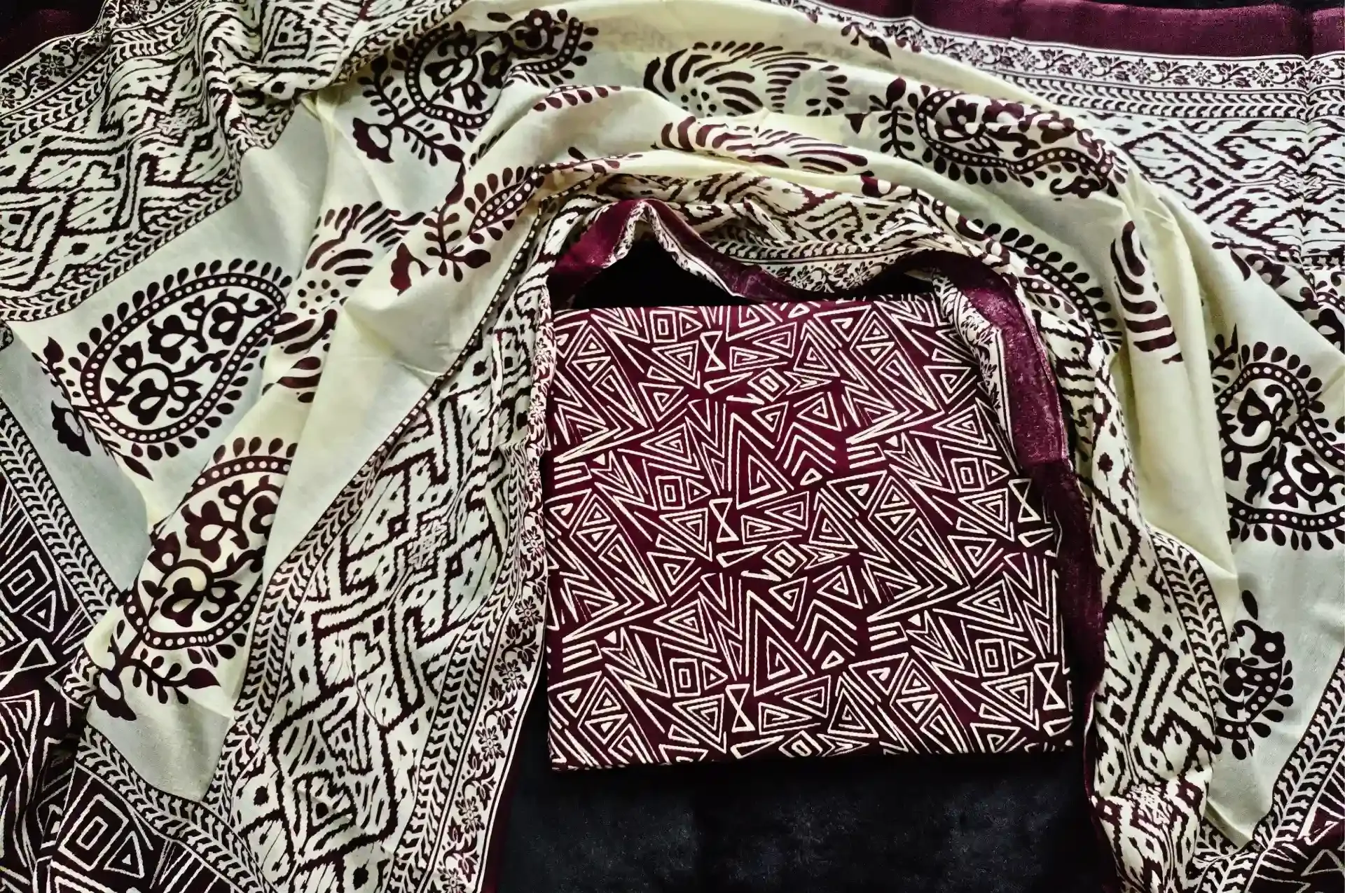 জয়পুরি আনস্টিচড কটন থ্রি-পিস