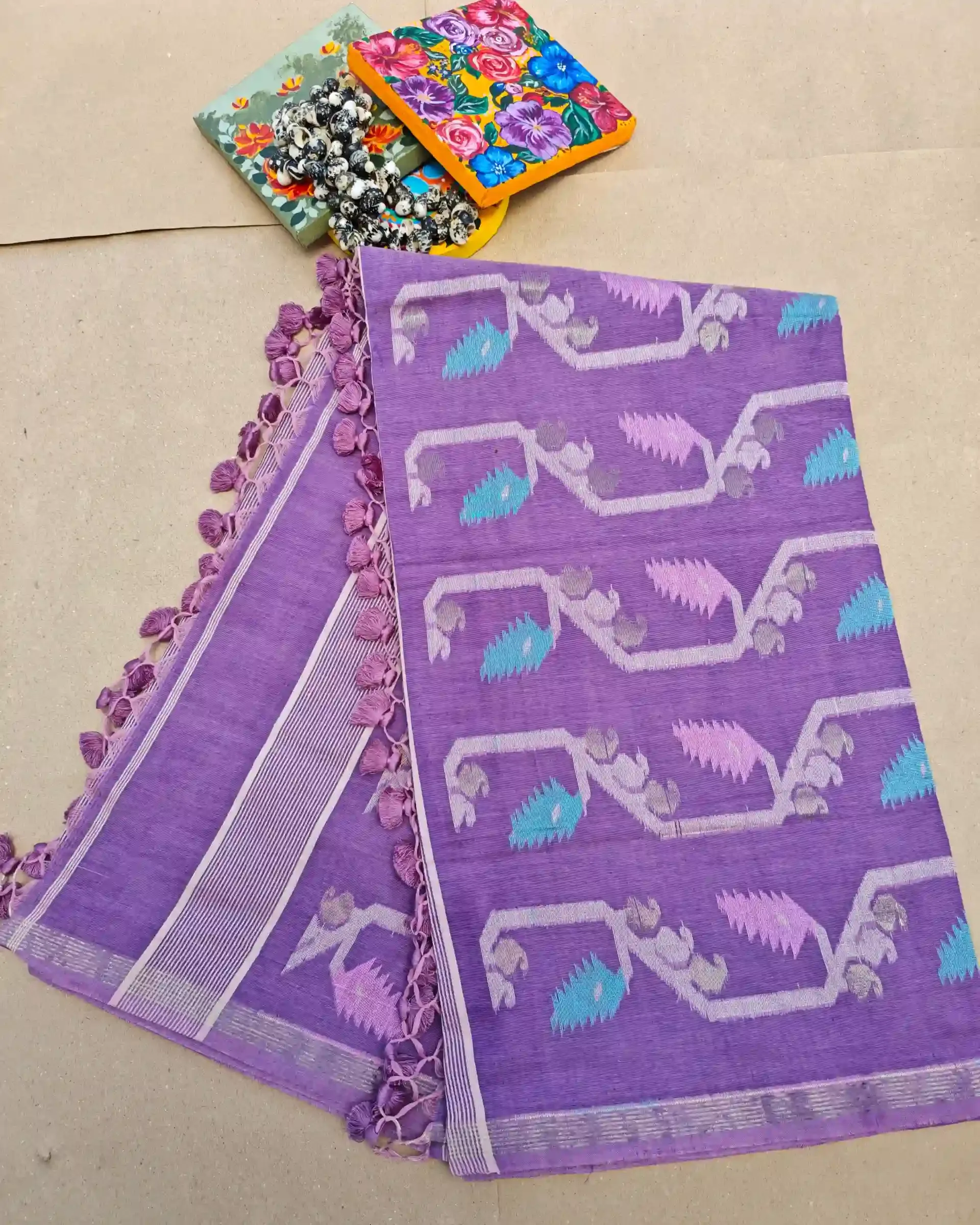 অরিজিনাল টাঙ্গাইল প্রিমিয়াম কটন হ্যান্ডওভেন বুটি শাড়ি view 3