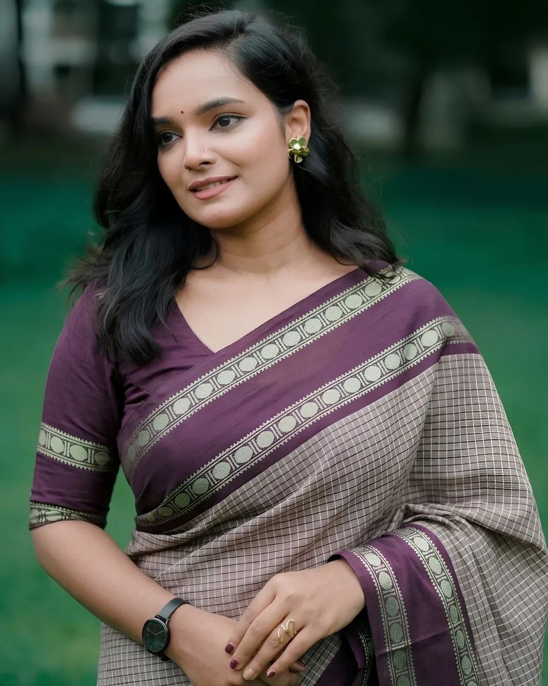 ইন্ডিয়ান ইনস্পায়ার্ড প্রিমিয়াম হ্যান্ডলুম কটন শাড়ি