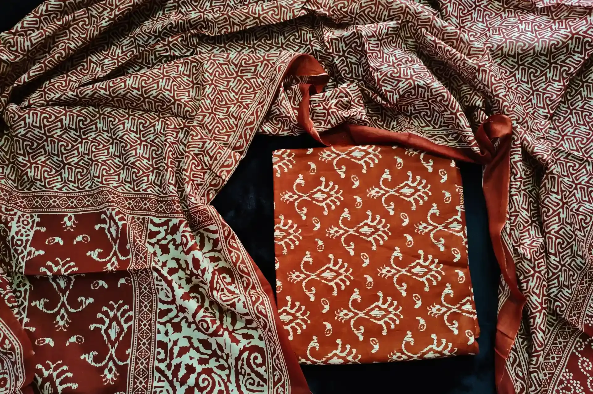 জয়পুরি প্রিন্টেড প্রিমিয়াম আনস্টিচড